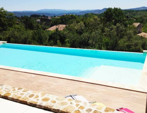 Piscine à débordement Aubenas